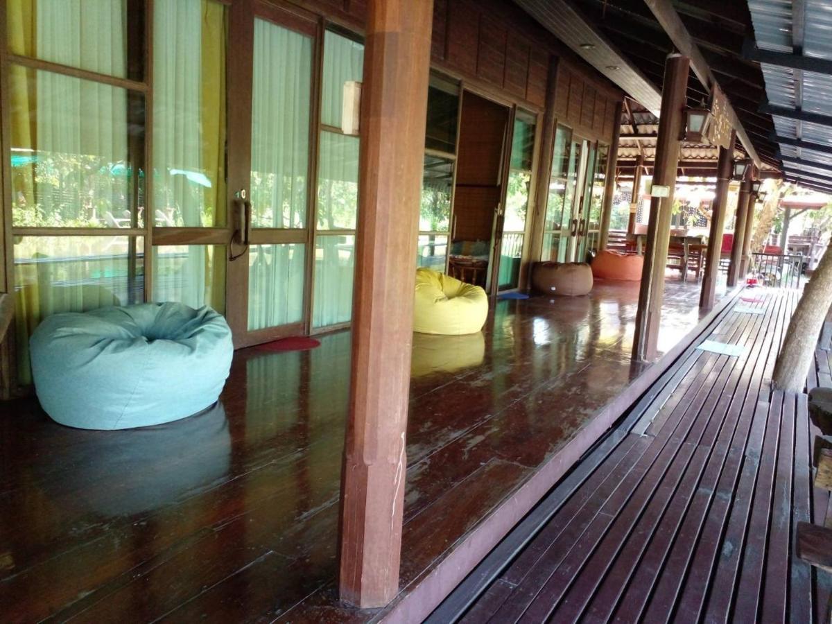Baansuanleelawadee Resort אמפווה מראה חיצוני תמונה