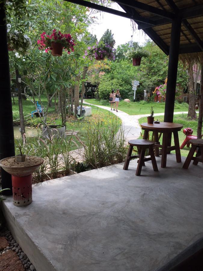 Baansuanleelawadee Resort אמפווה מראה חיצוני תמונה