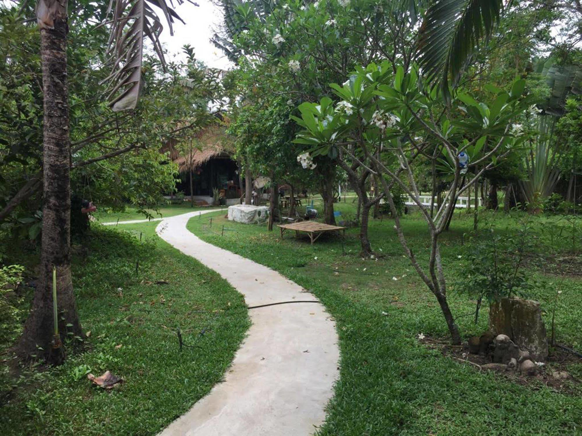 Baansuanleelawadee Resort אמפווה מראה חיצוני תמונה