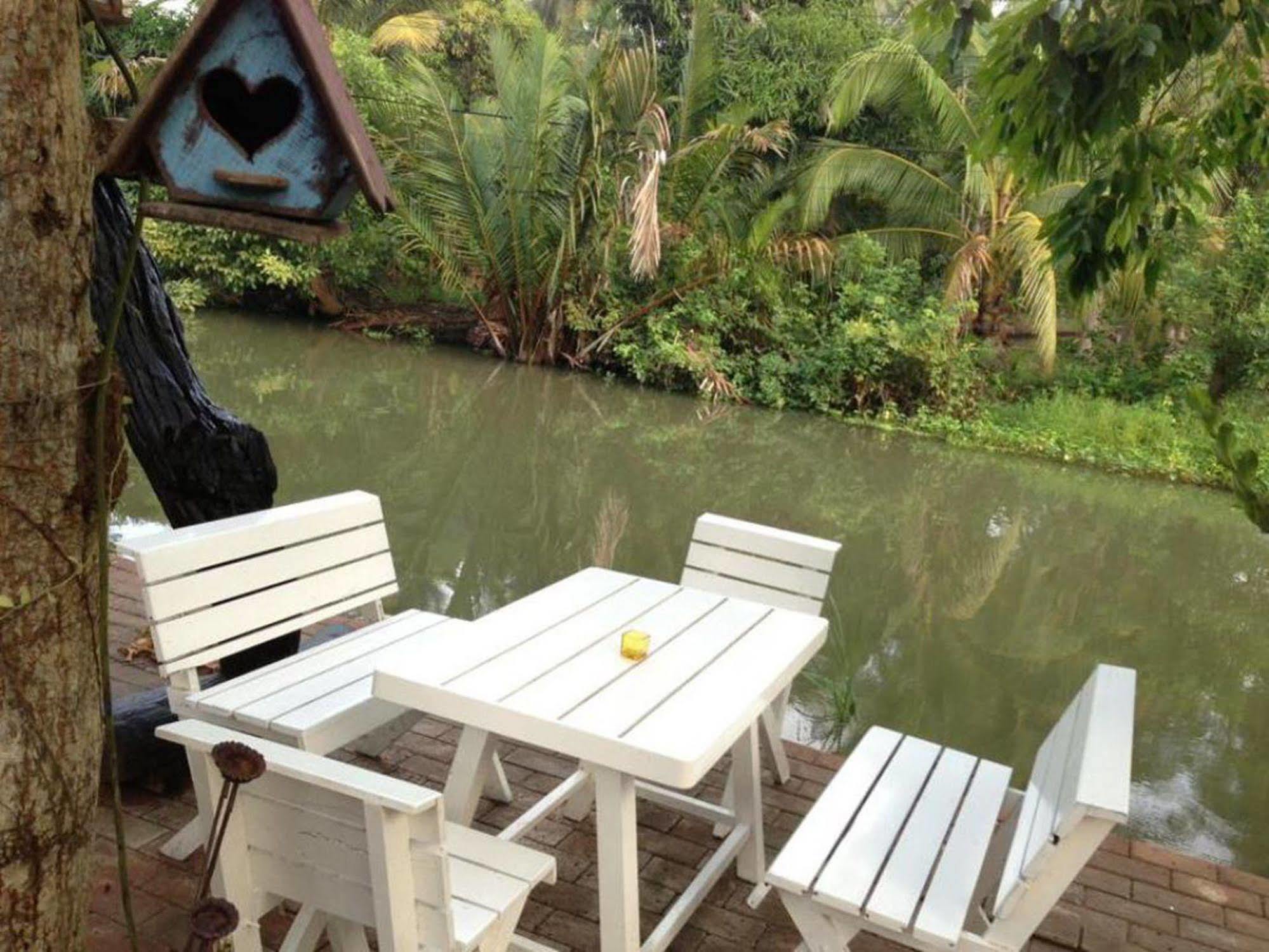 Baansuanleelawadee Resort אמפווה מראה חיצוני תמונה